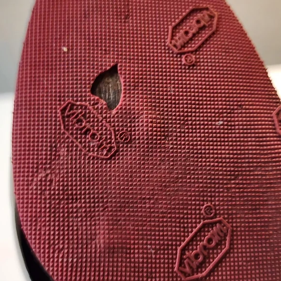 CHRISTIAN LOUBOUTIN Size 7 Black Heels Pumps Shoes 37 1/2 - Picture 6 of 10